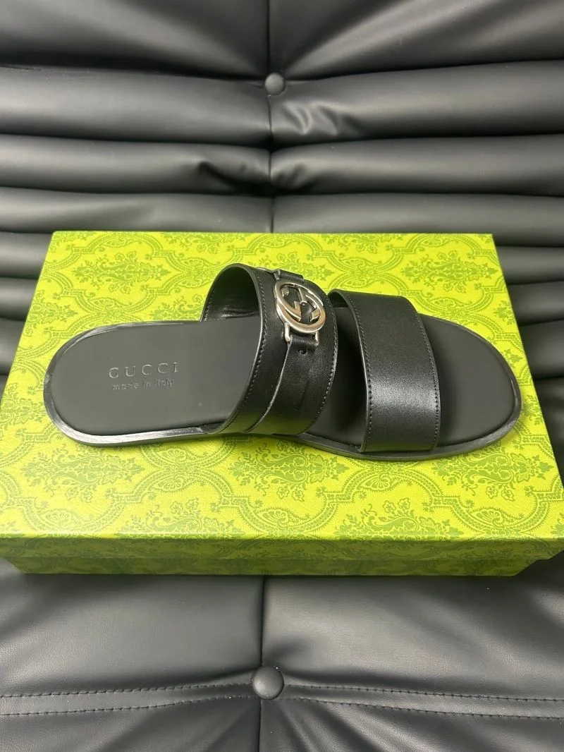 Gucci Slippers UrbanChic 23984