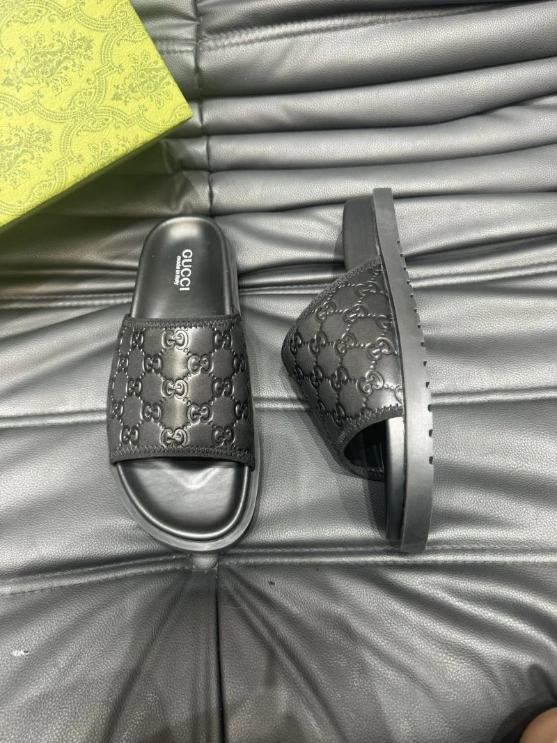 Gucci Slippers WeatherProof 23955