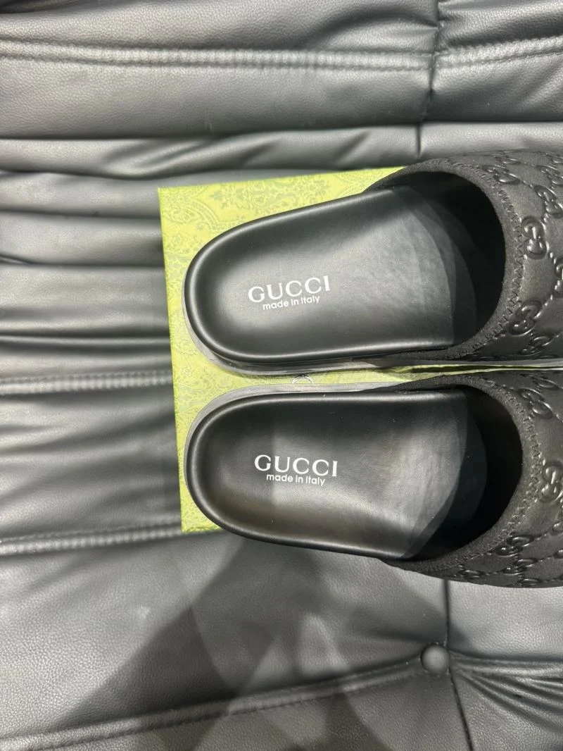 Gucci Slippers WeatherProof 23955