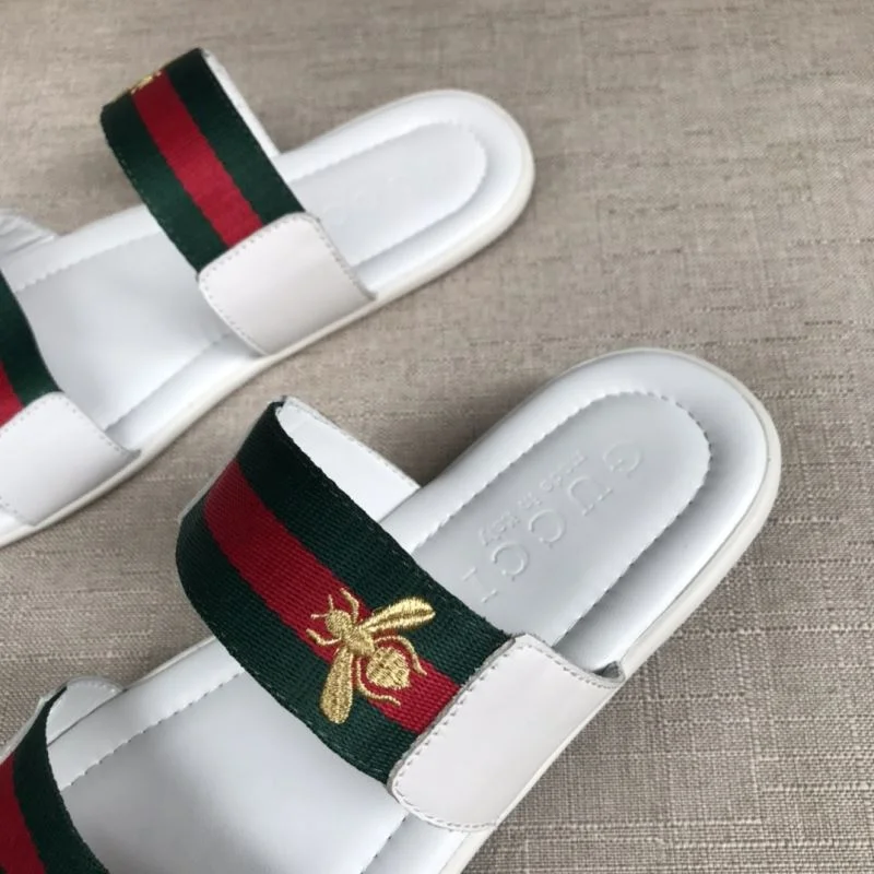 Gucci Slippers WellDesigned 23917