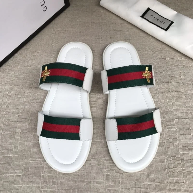 Gucci Slippers WellDesigned 23917
