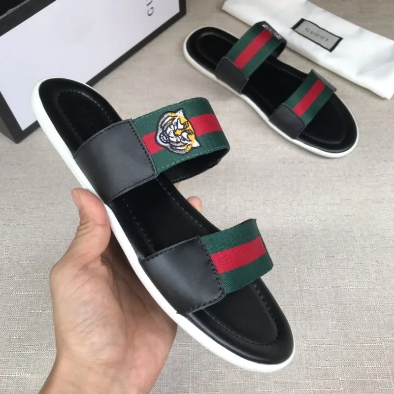 Vibrant Gucci Slippers 23931
