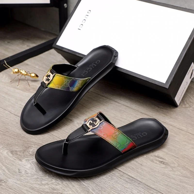Versatile Gucci Slippers 23901