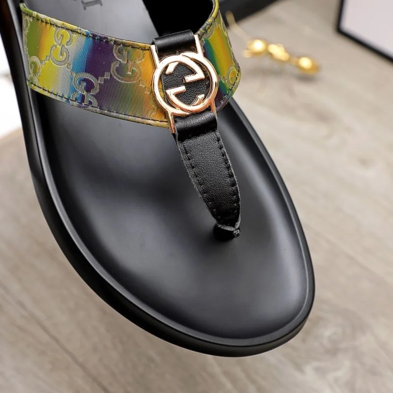 Versatile Gucci Slippers 23901