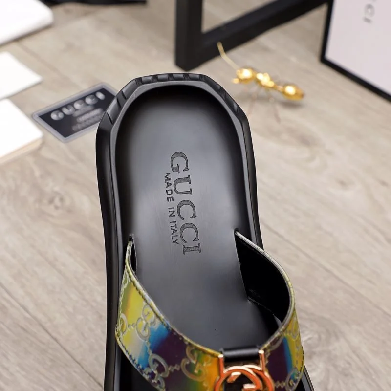 Versatile Gucci Slippers 23901