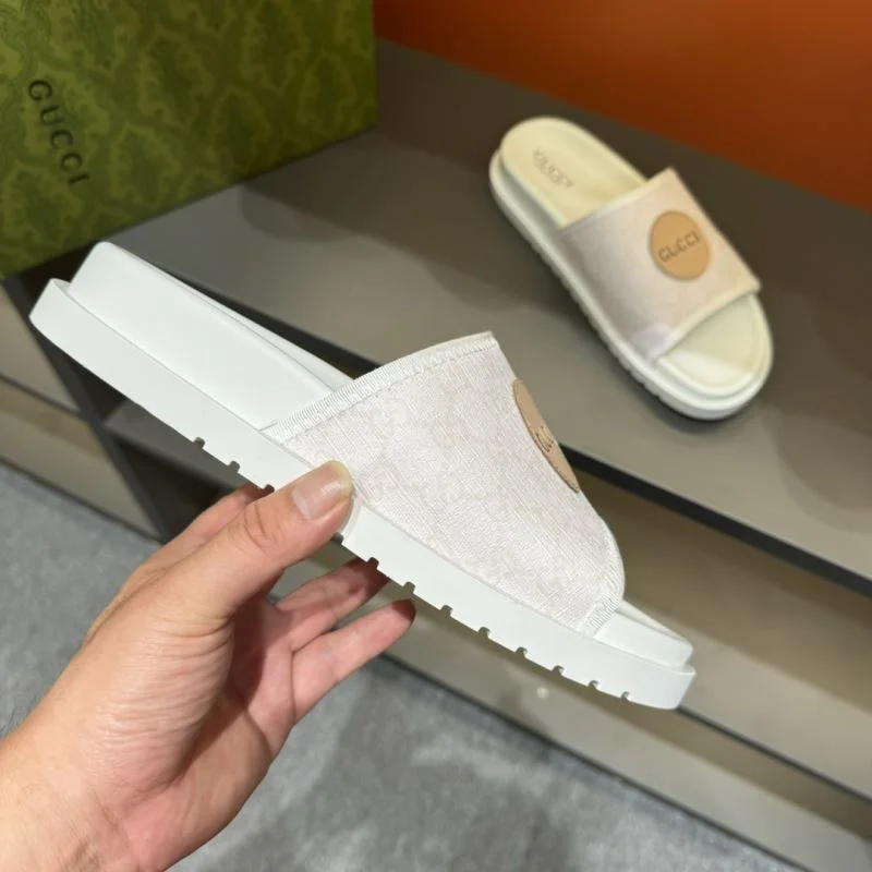 Gucci Slippers Comfortable 23881