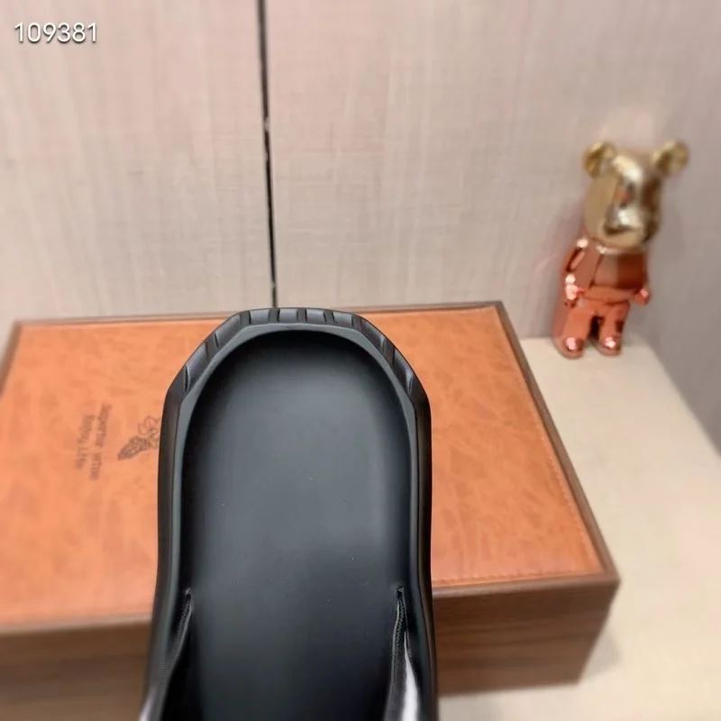 Gucci Slippers Attractive 23876