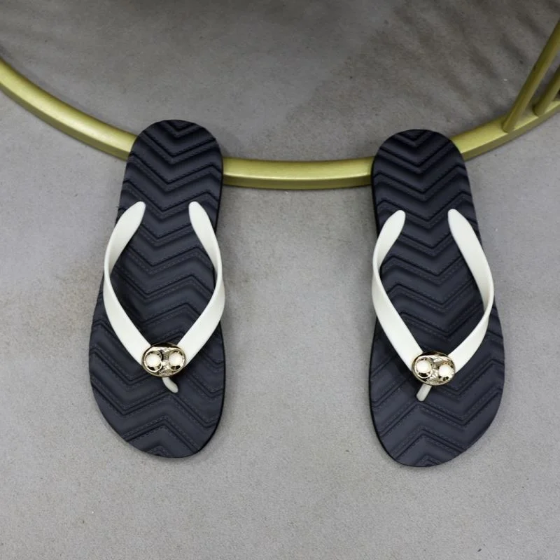 Minimalist Gucci Slippers 23866