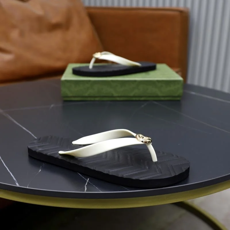 Minimalist Gucci Slippers 23866