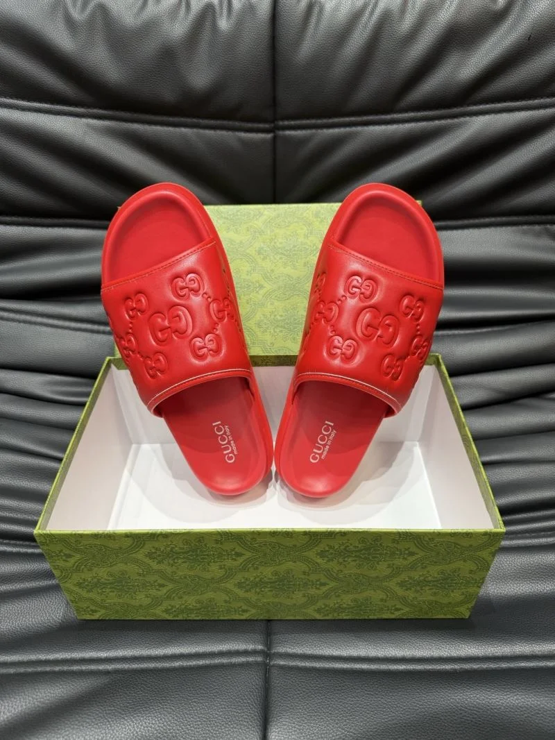 EyeCatching Gucci Slippers 23816