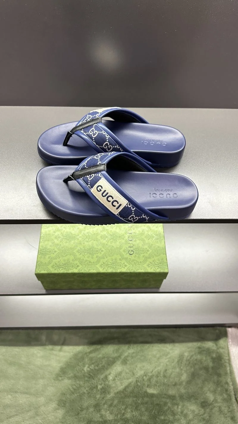 Gucci Slippers Compact 23822