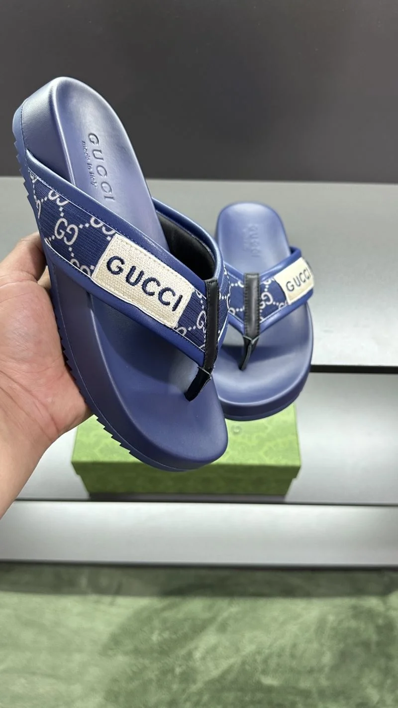 Gucci Slippers Compact 23822