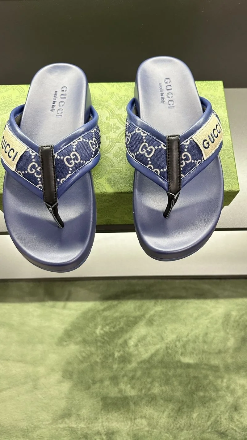 Gucci Slippers Compact 23822