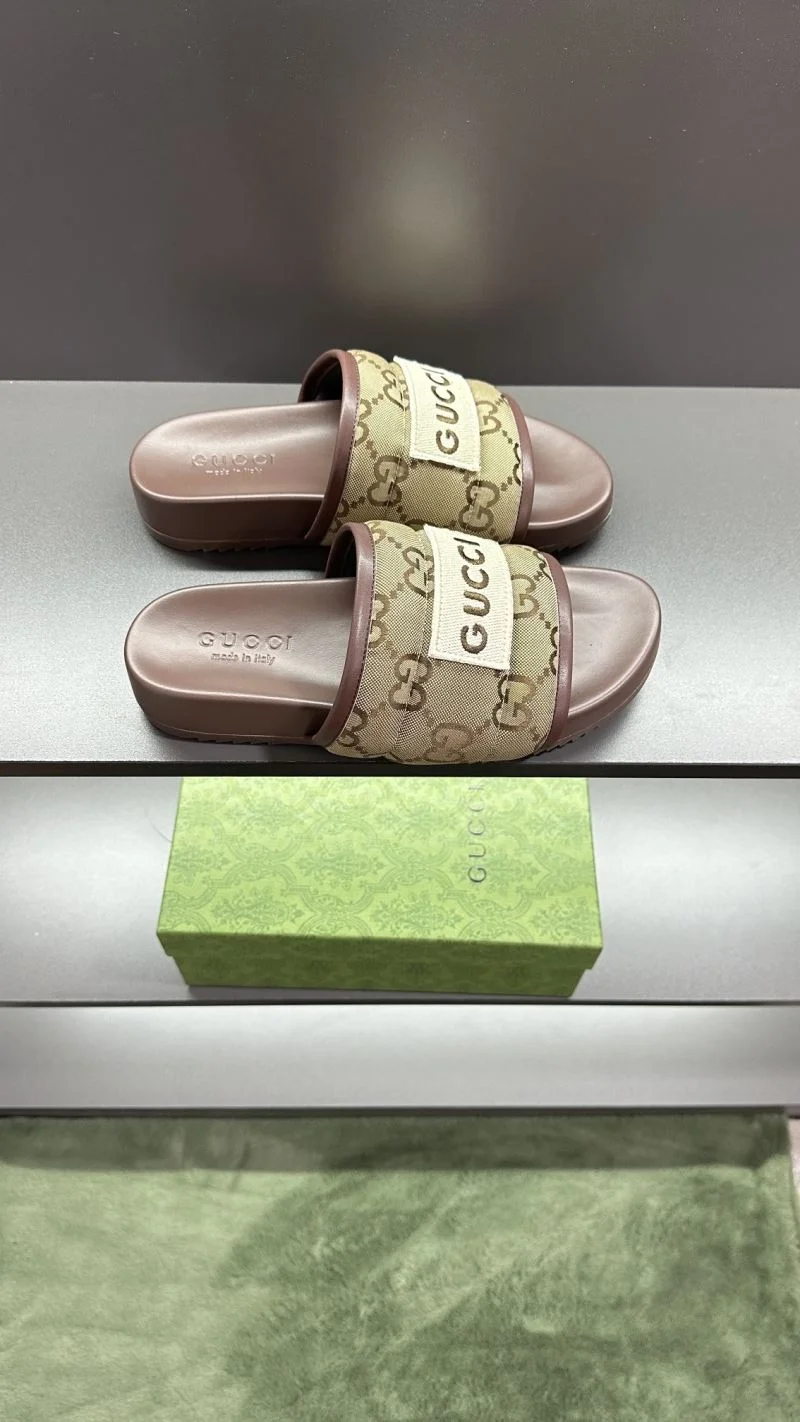 Gucci Slippers Unisex 23848