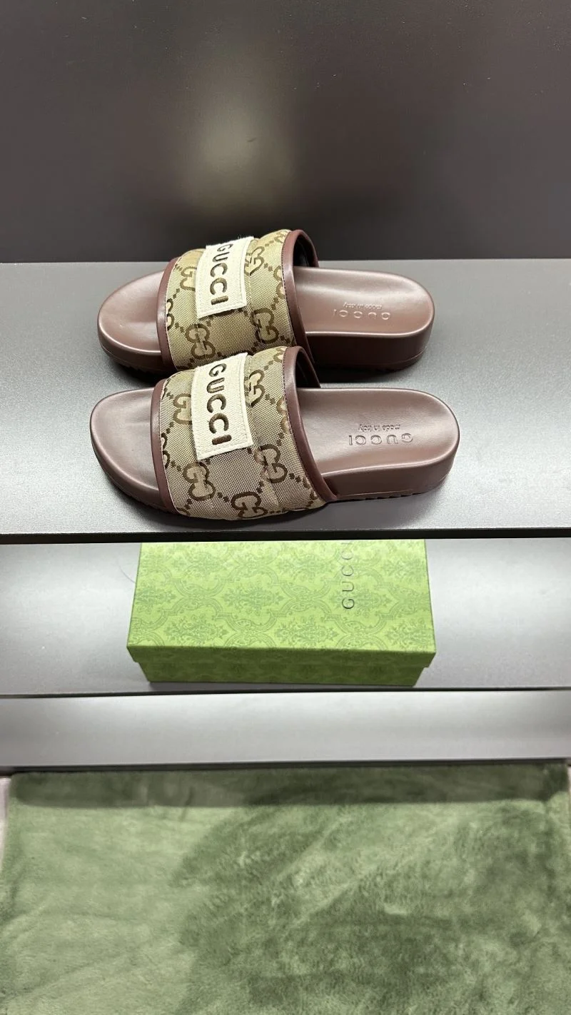Gucci Slippers Unisex 23848