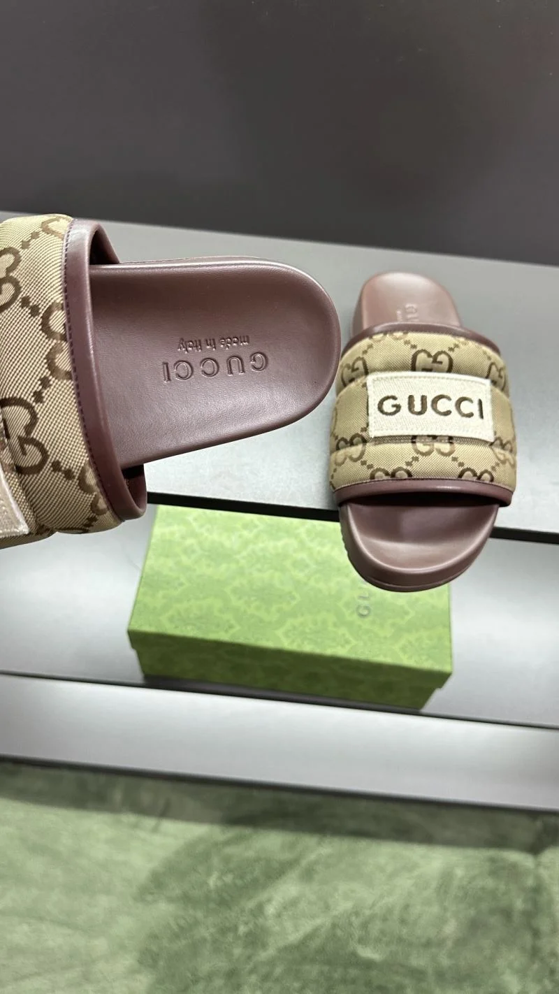 Gucci Slippers Unisex 23848