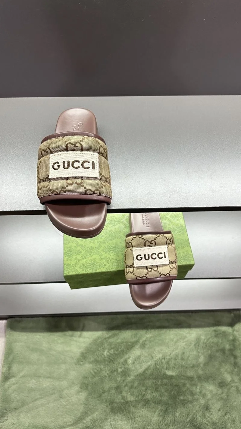Gucci Slippers Unisex 23848