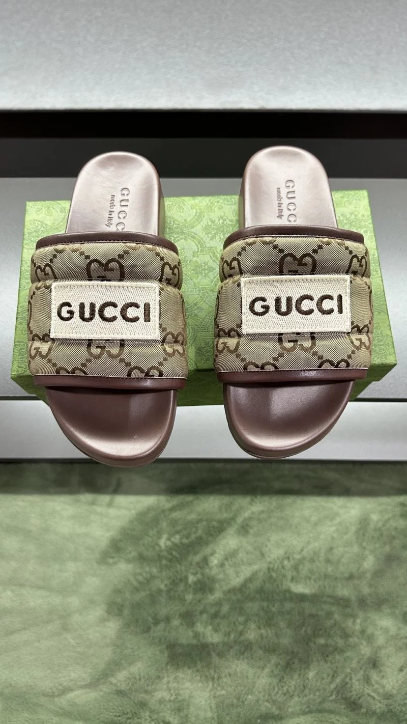 Gucci Slippers Unisex 23848