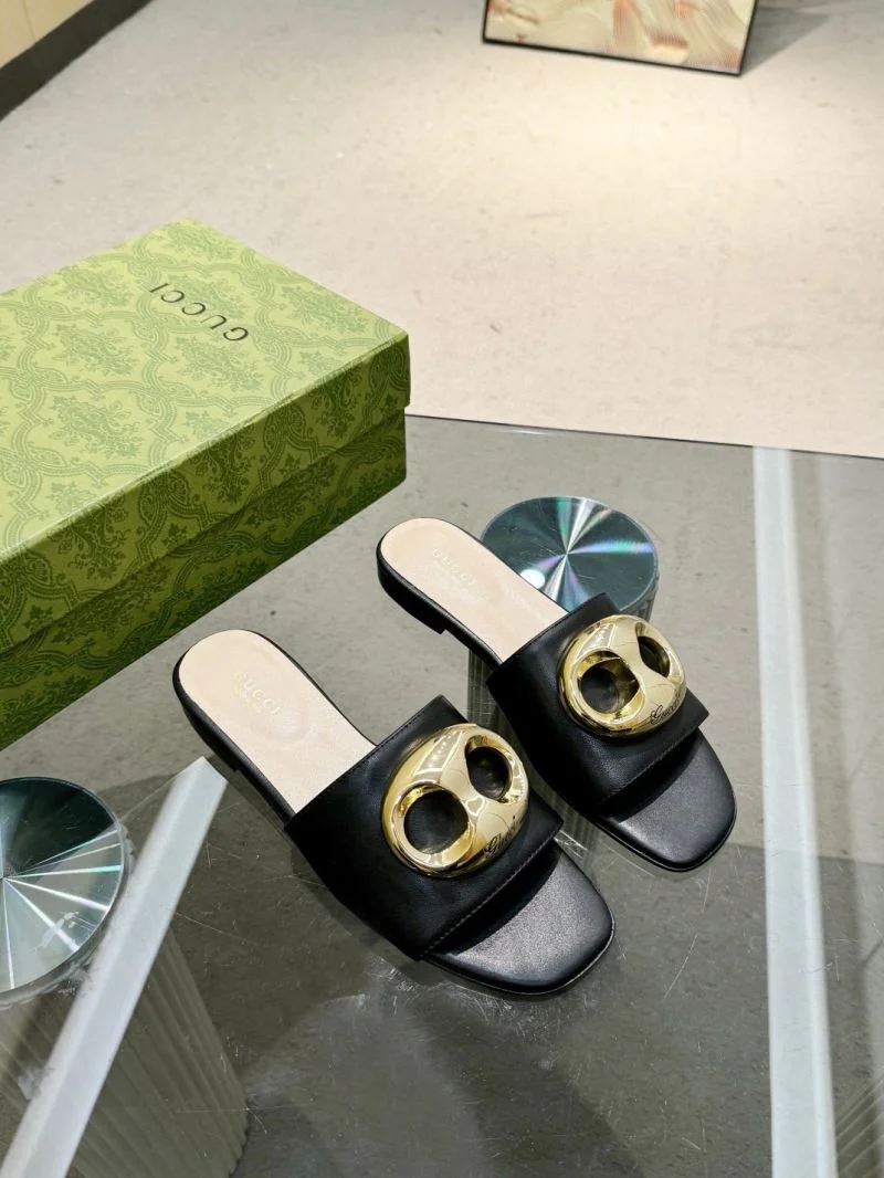 Elegant Gucci Slippers 24966