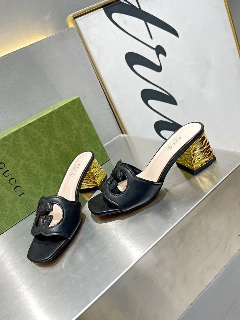 Effortless Gucci Slippers 25029