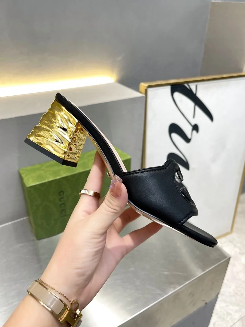 Effortless Gucci Slippers 25029