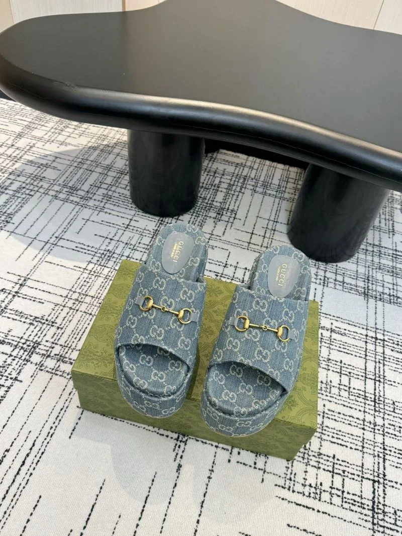 Effortless Gucci Slippers 24934