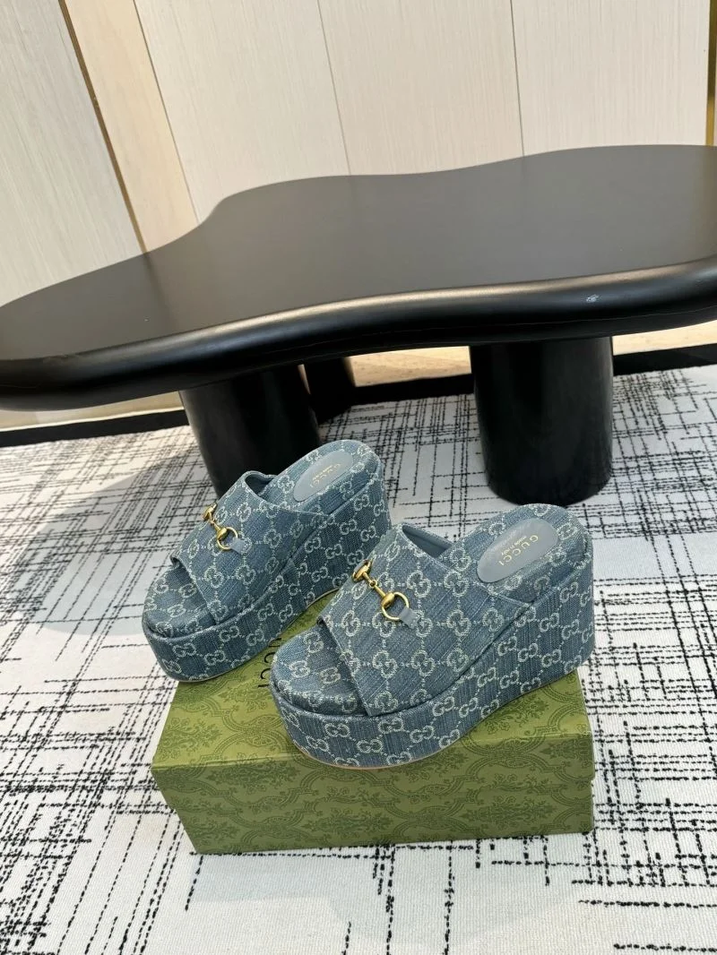Effortless Gucci Slippers 24934