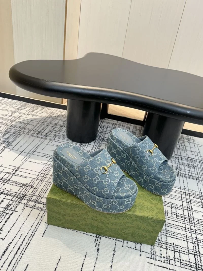 Effortless Gucci Slippers 24934