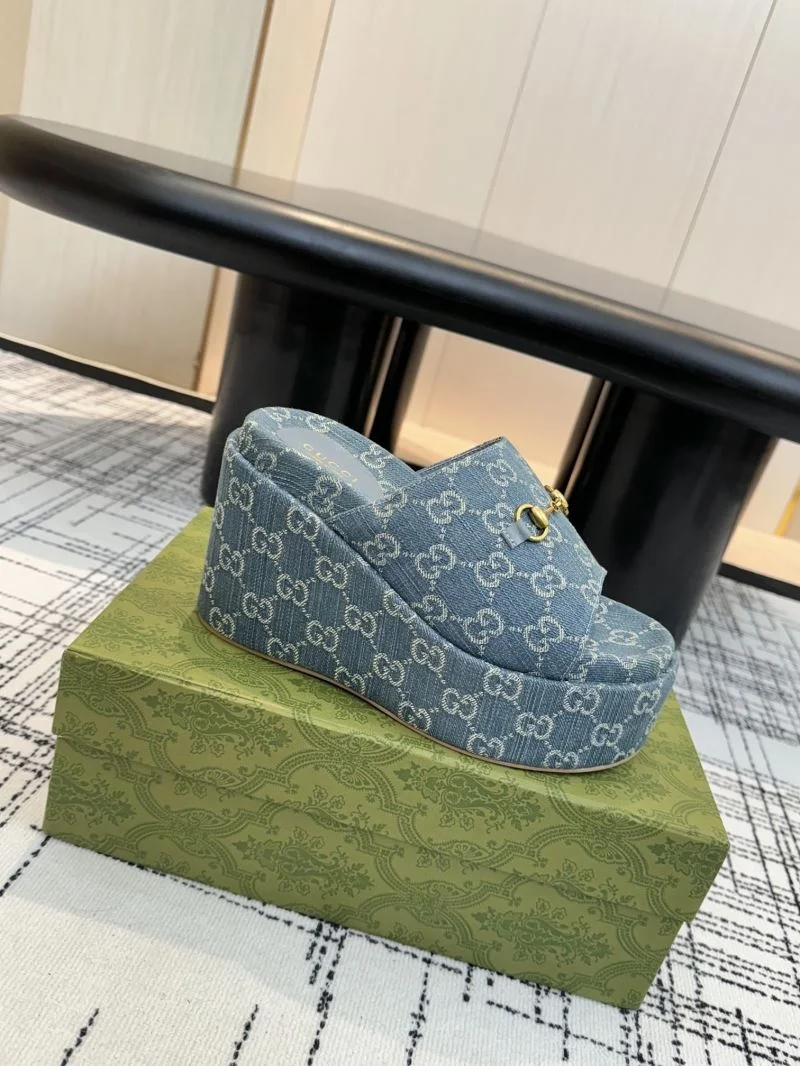 Effortless Gucci Slippers 24934