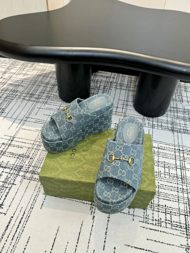 Effortless Gucci Slippers 24934