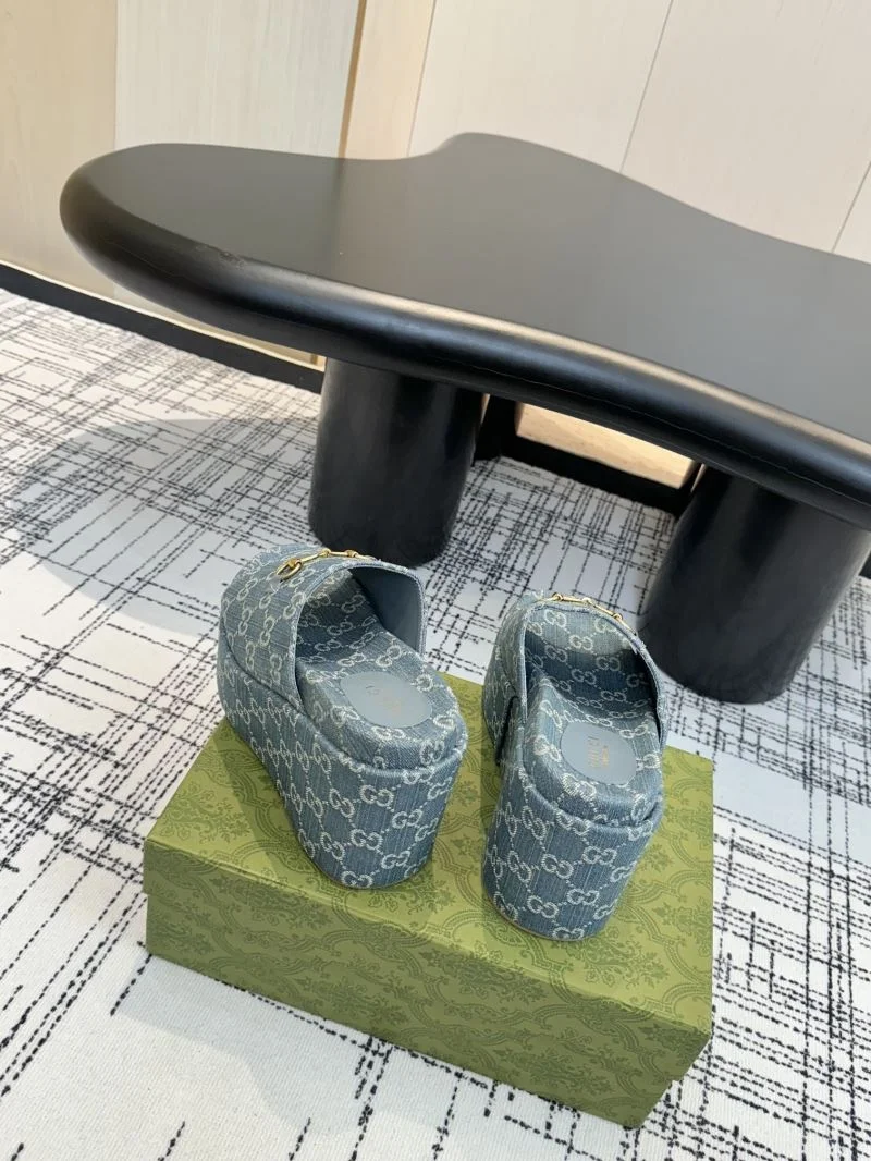 Effortless Gucci Slippers 24934