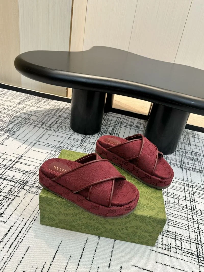 Gucci Slippers Sporty 24921