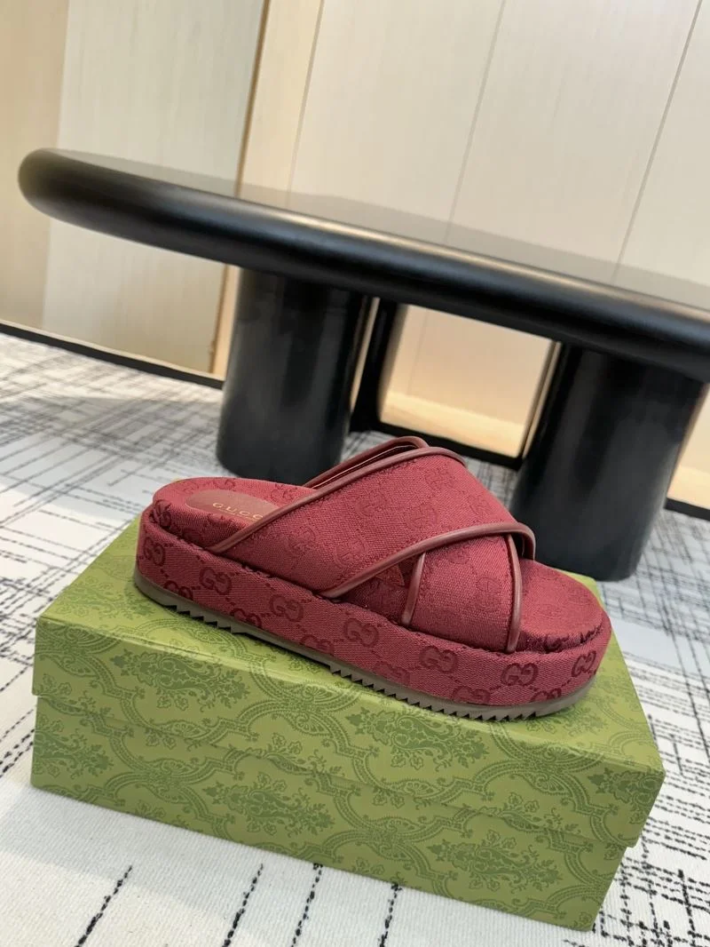 Gucci Slippers Sporty 24921