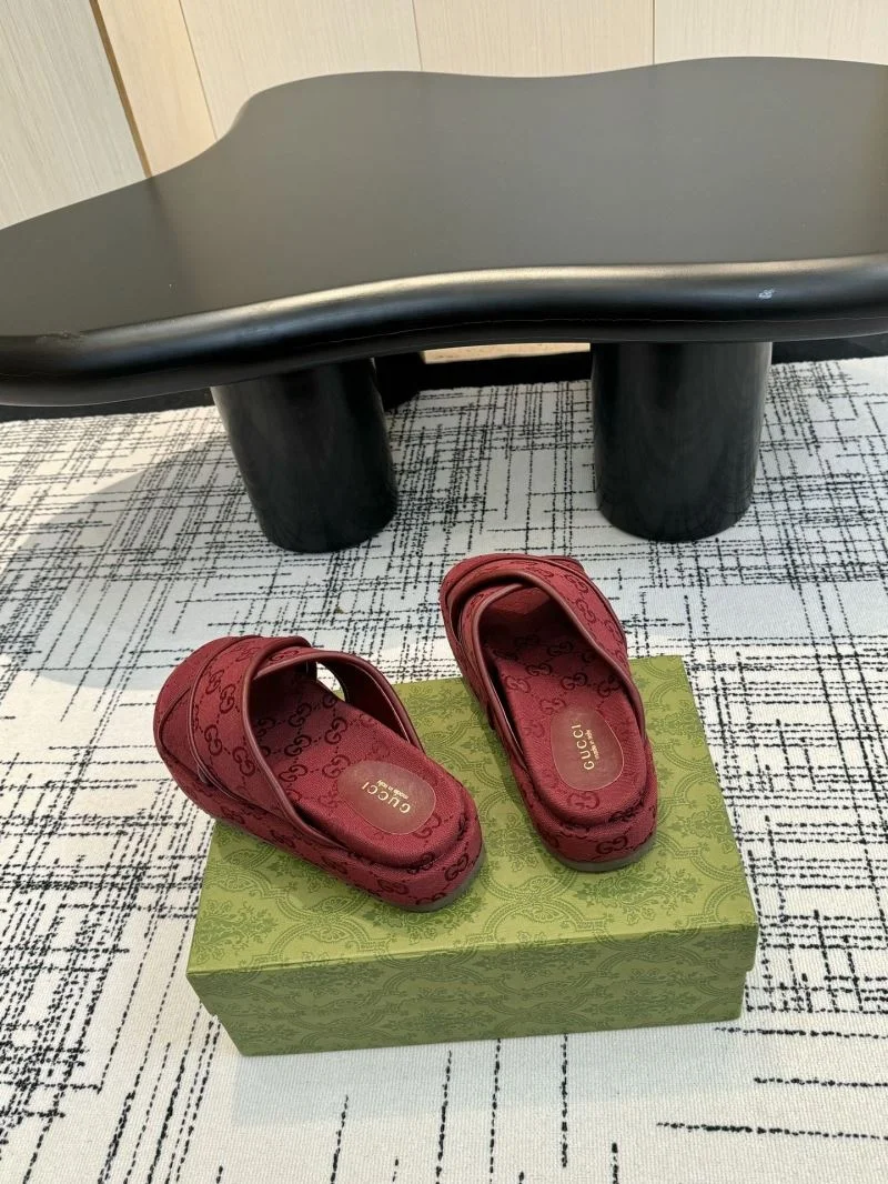 Gucci Slippers Sporty 24921