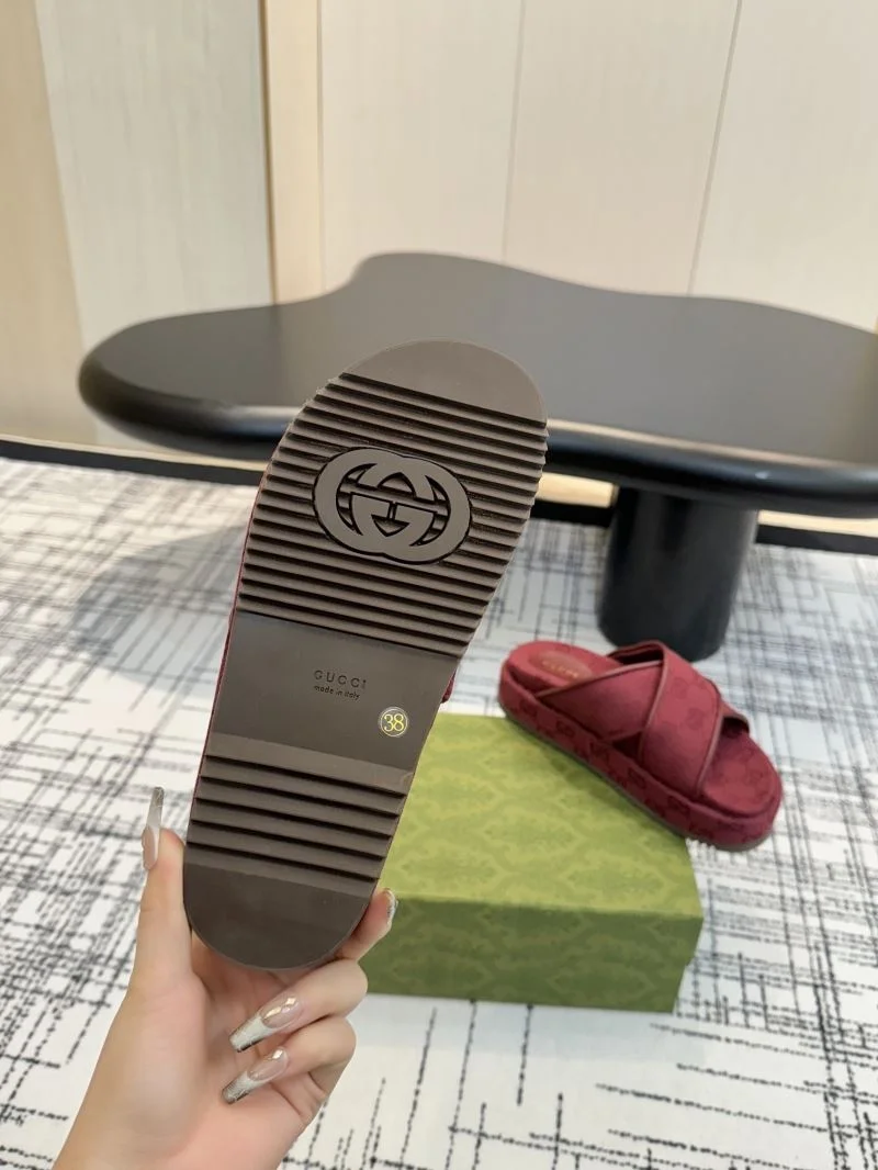 Gucci Slippers Sporty 24921