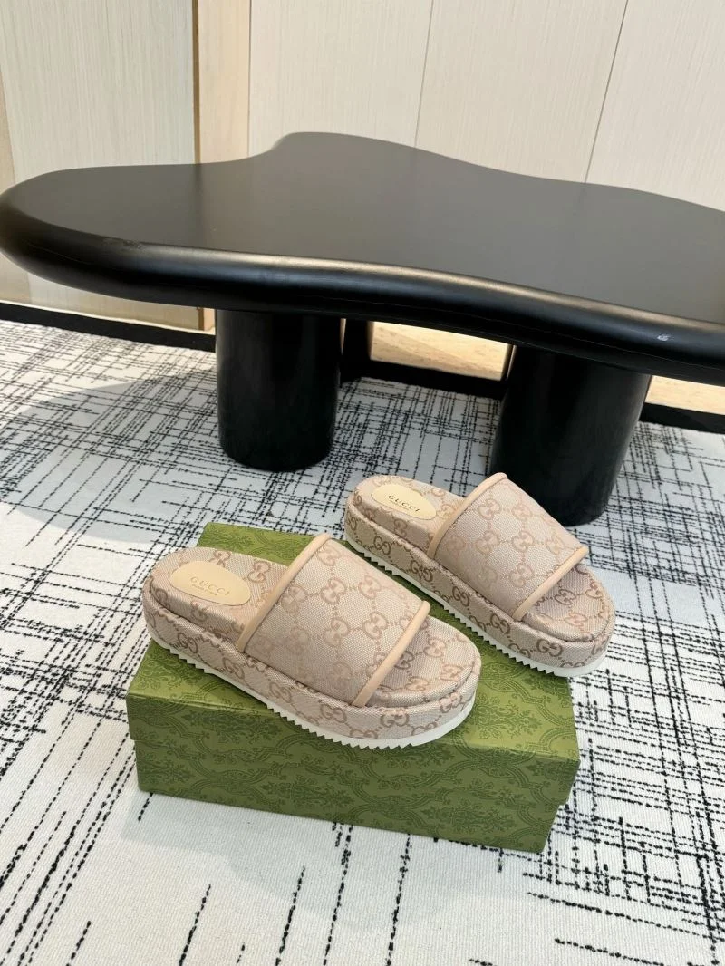 TechFriendly Gucci Slippers 24909