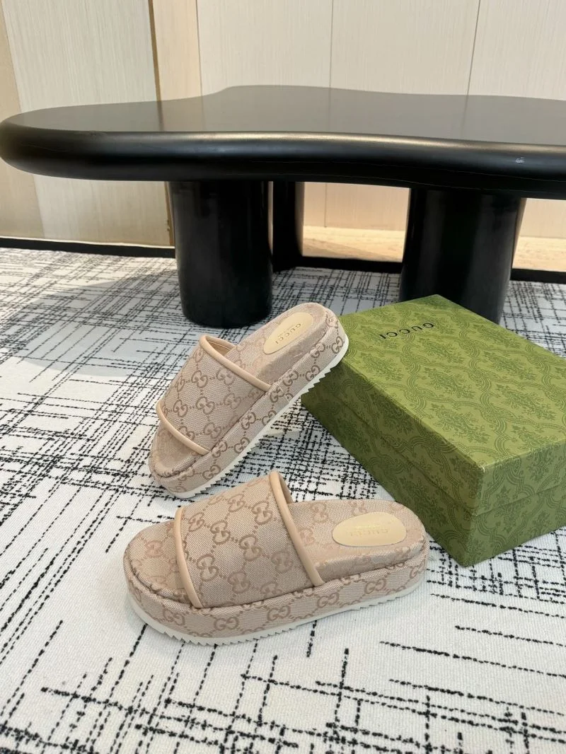 TechFriendly Gucci Slippers 24909