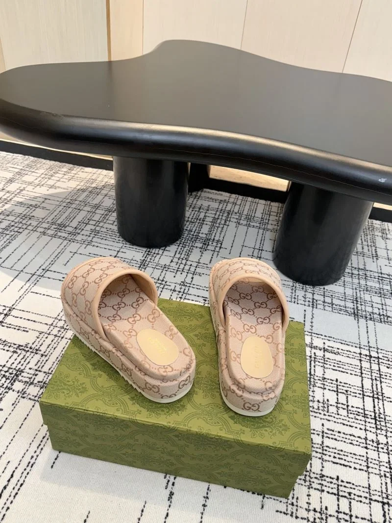 TechFriendly Gucci Slippers 24909