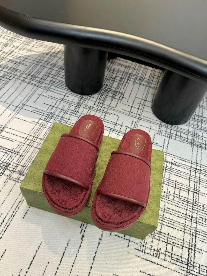 Tailored Gucci Slippers 24922