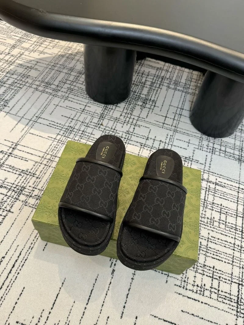 Gucci Slippers Timeless 24927