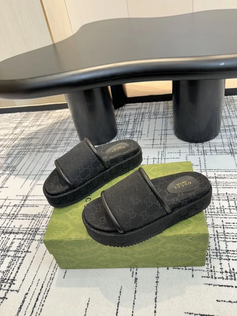 Gucci Slippers Timeless 24927