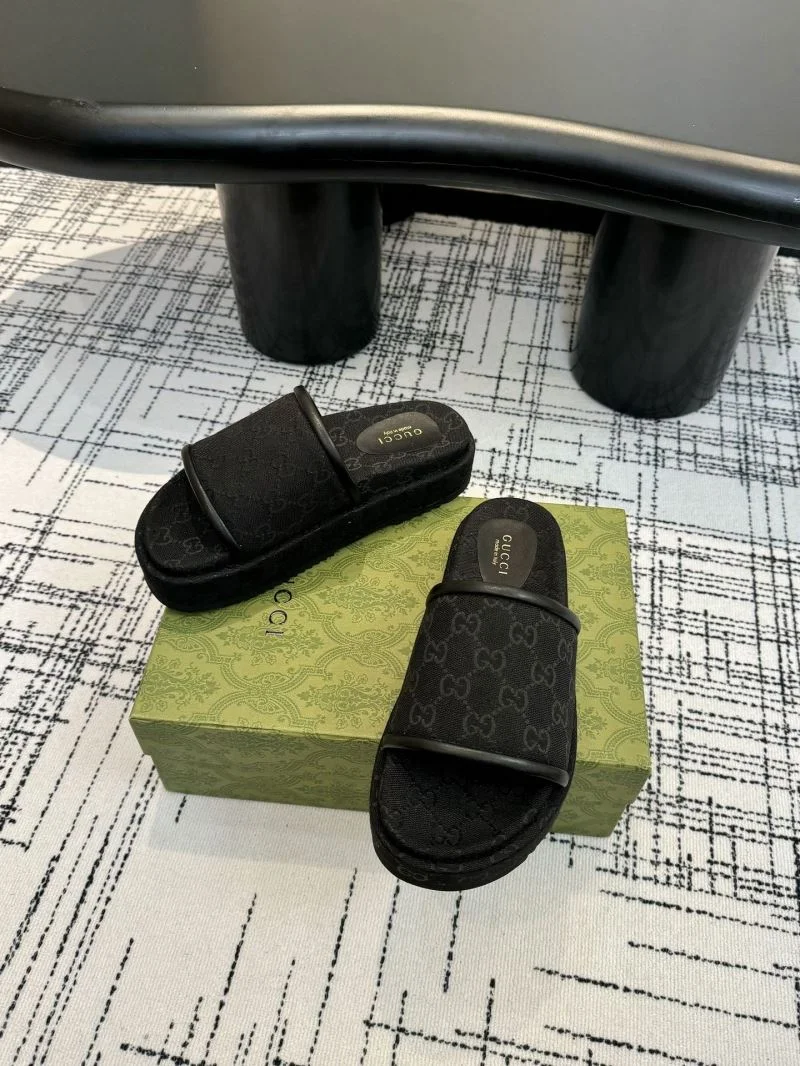 Gucci Slippers Timeless 24927