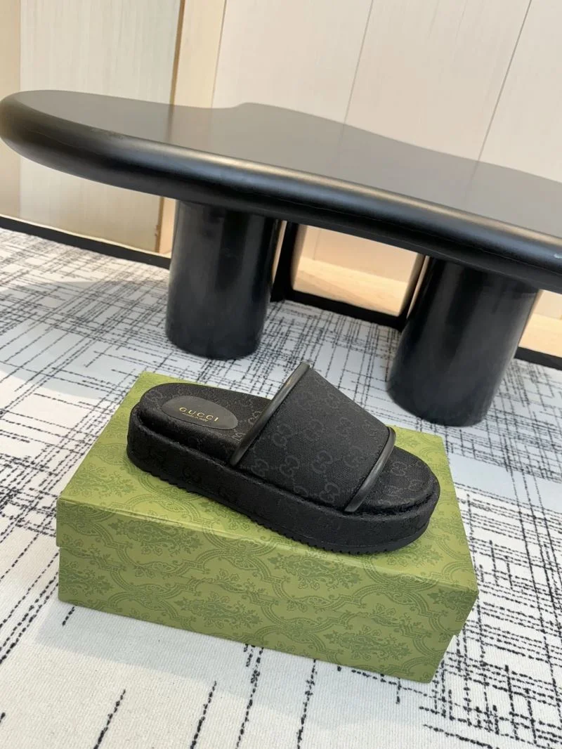 Gucci Slippers Timeless 24927