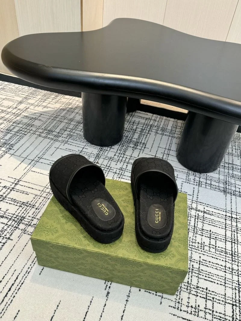 Gucci Slippers Timeless 24927