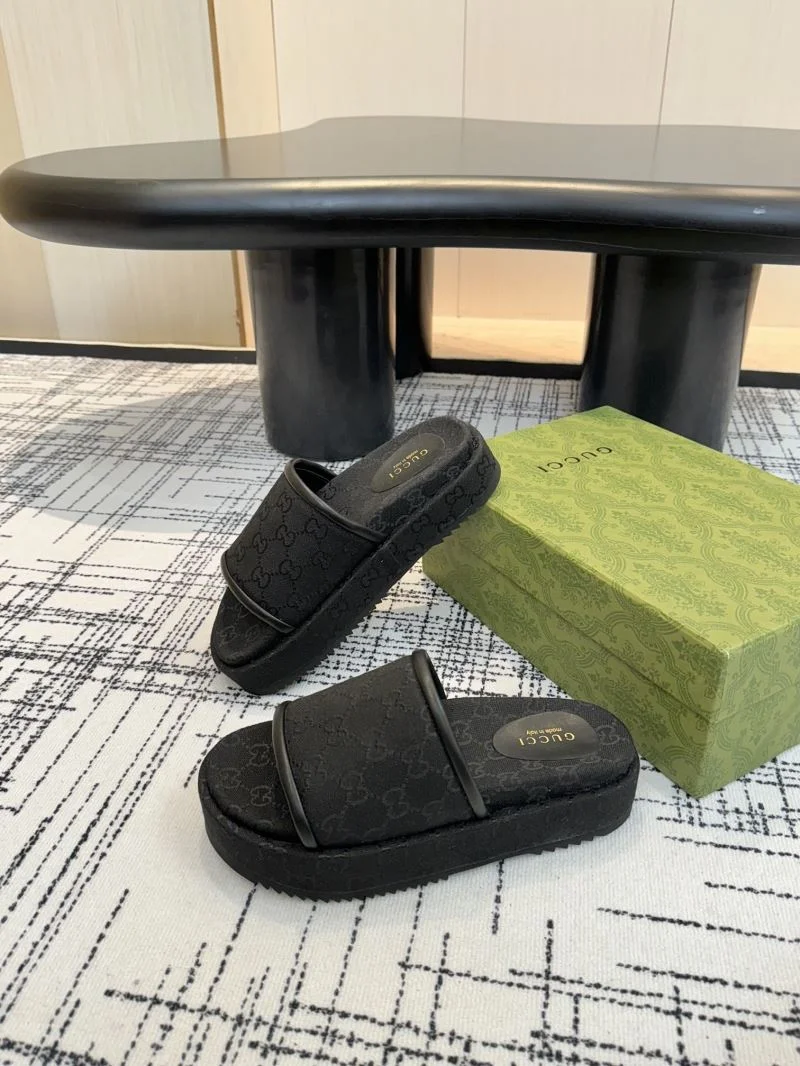 Gucci Slippers Timeless 24927