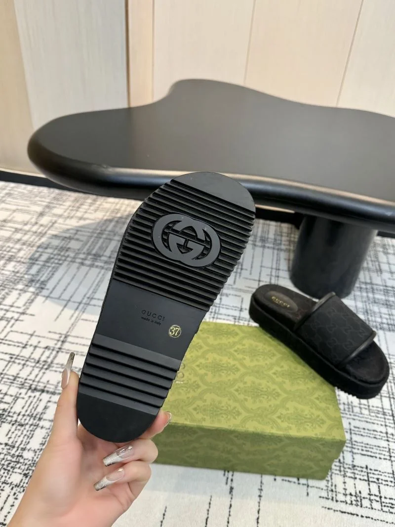 Gucci Slippers Timeless 24927
