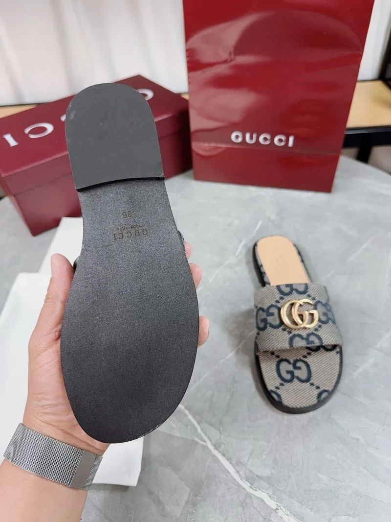 Effortless Gucci Slippers 24898