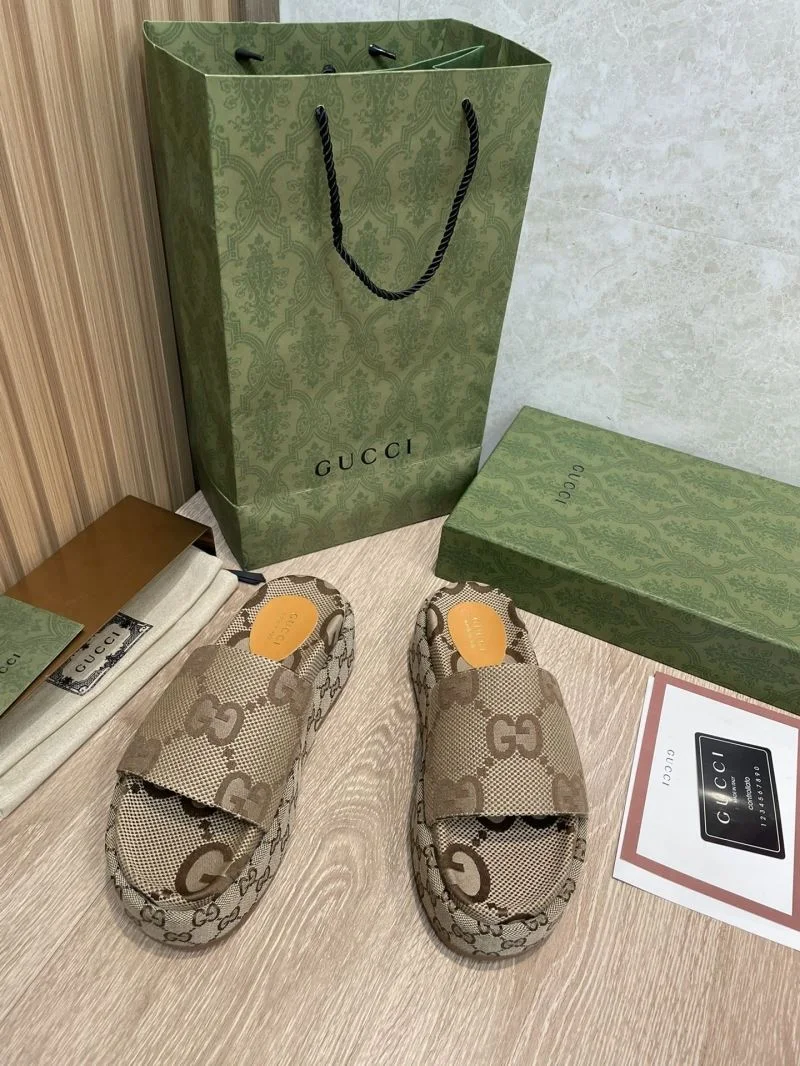 Gucci Slippers UrbanChic 24721