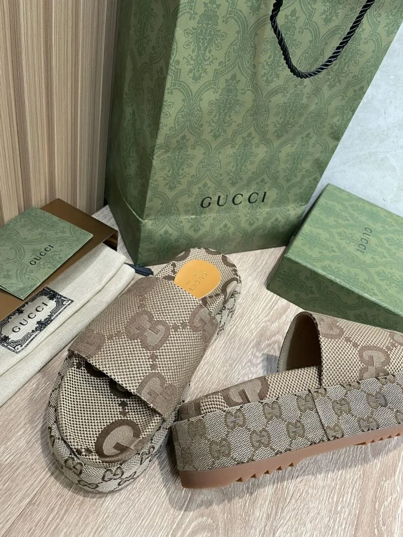 Gucci Slippers UrbanChic 24721