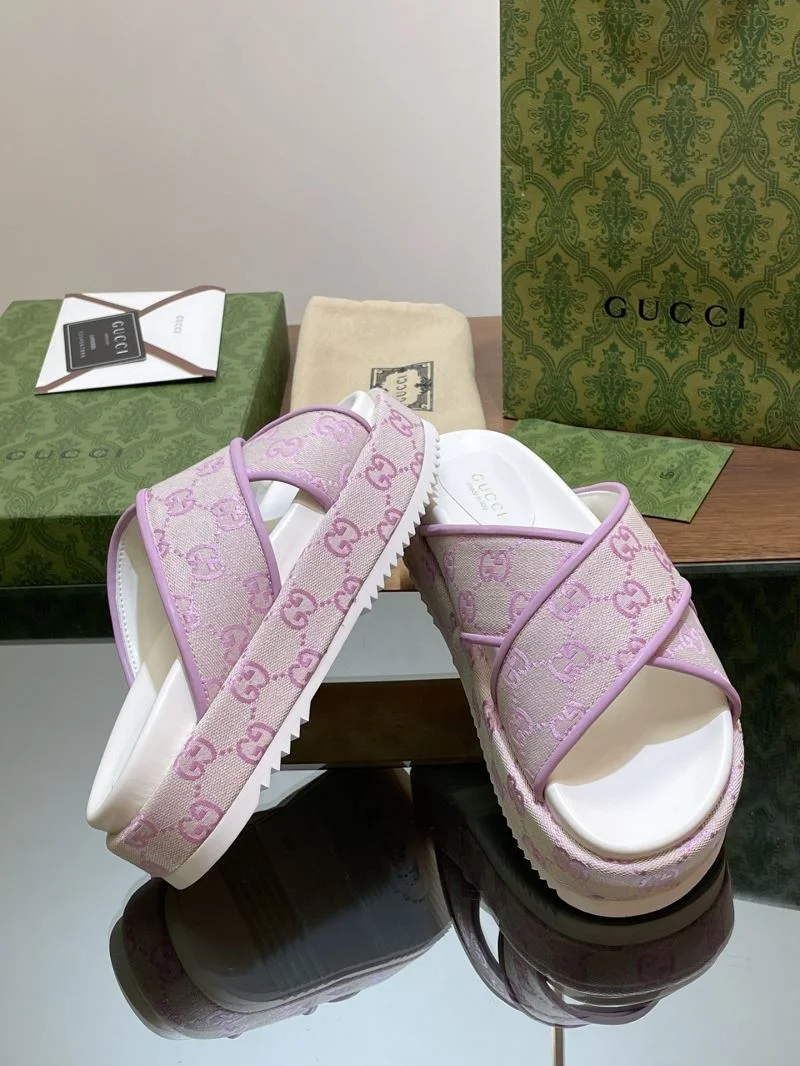 Gucci Slippers Compact 24700